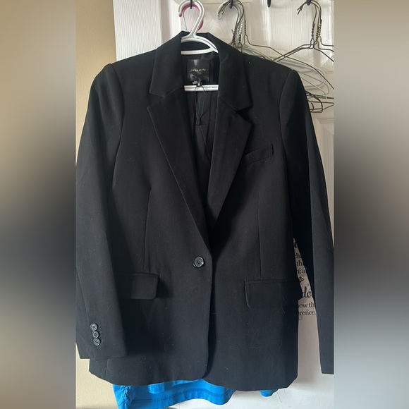 SOLD - Classic and classy blazer - Picture 1 of 3